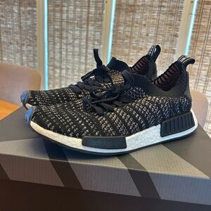 Adidas NMD_R1 Primeknit sneakers